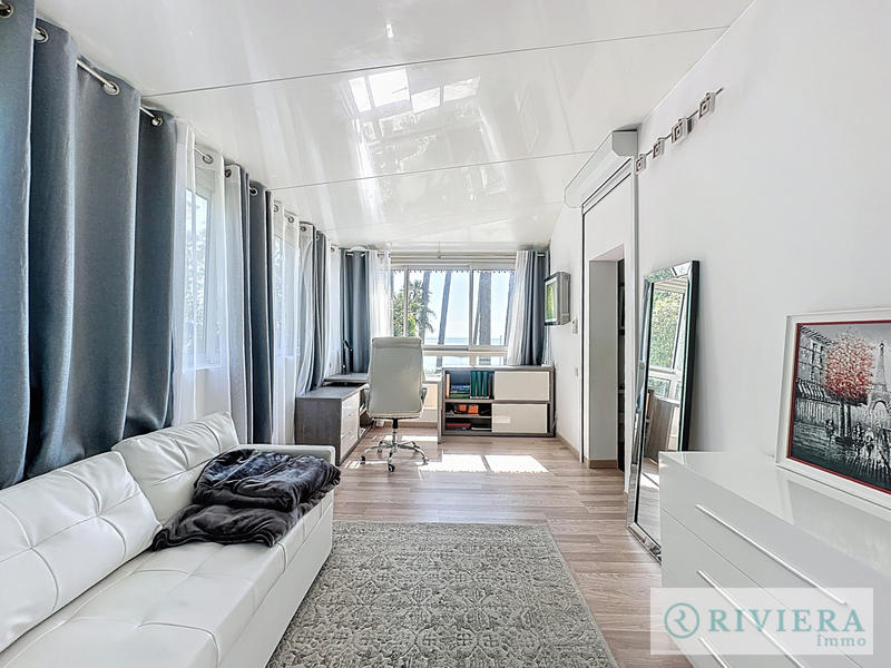 Villa - 221 m² - 6 pièces