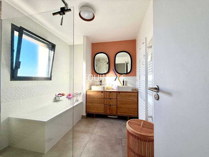 Maison - 100 m² - 5 pièces