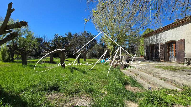 Propriété - 300 m² - 8 pièces