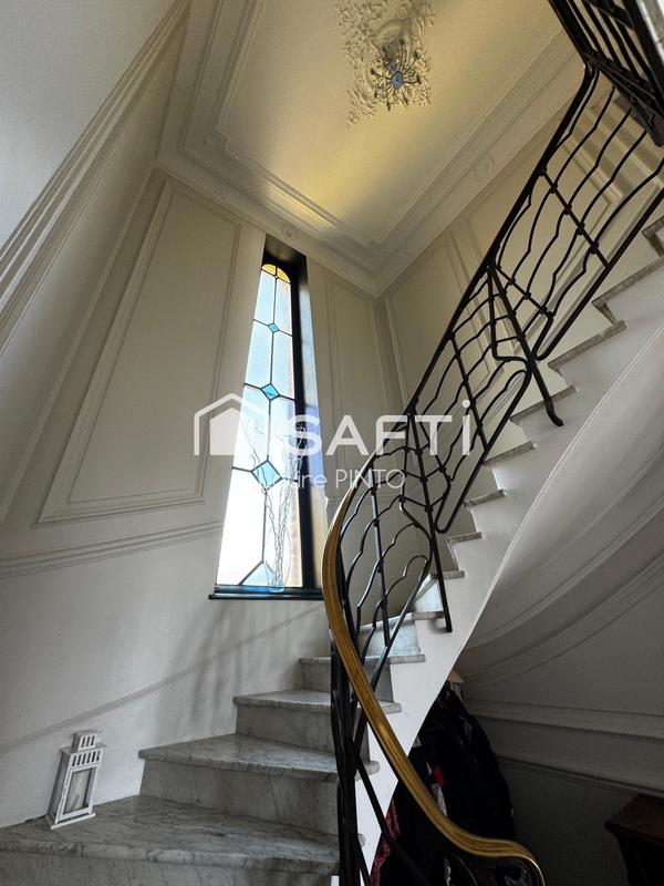 Maison de maîtres - 200 m² - 8 pièces