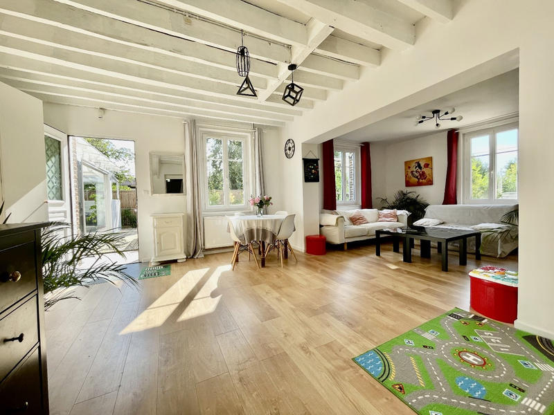 Maison - 180 m² - 5 pièces