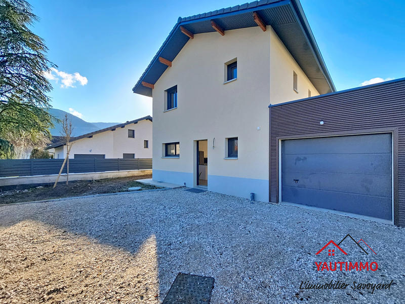 Maison - 104 m² - 5 pièces