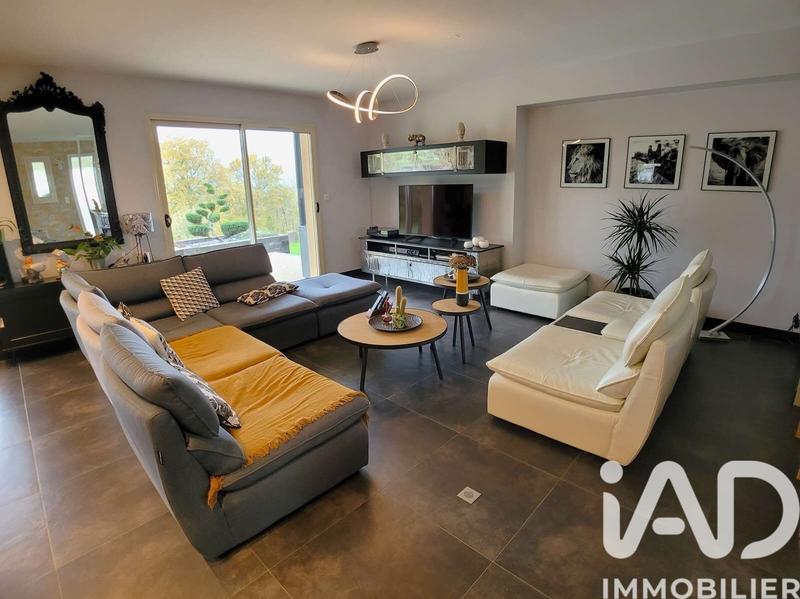 Maison - 141 m² - 7 pièces