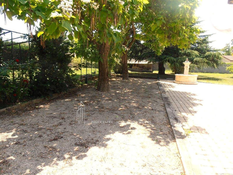 Villa - 220 m² - 9 pièces