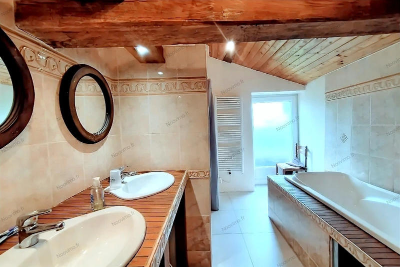 Maison - 152 m² - 6 pièces