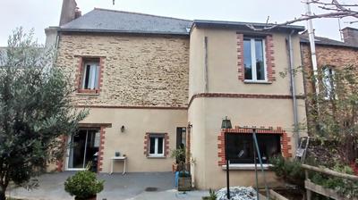 Maison - 94 m² - 5 pièces