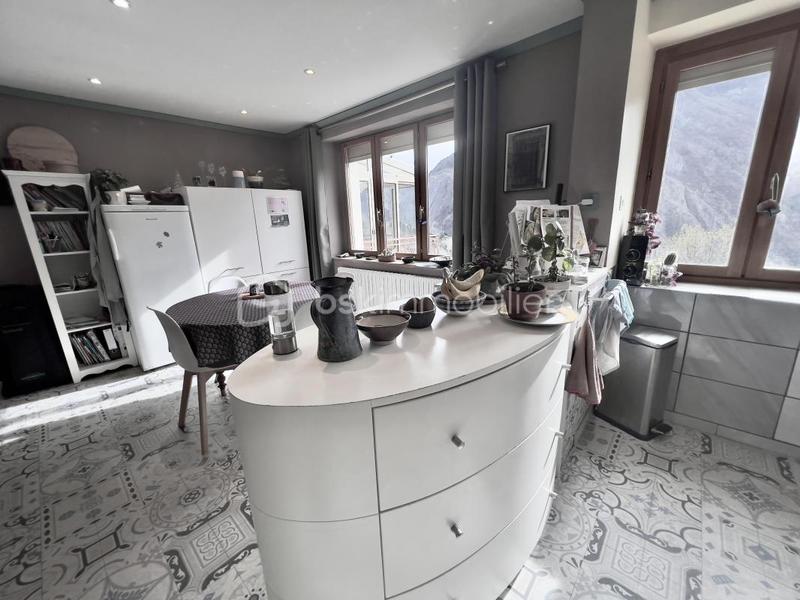 Maison - 262 m² - 9 pièces