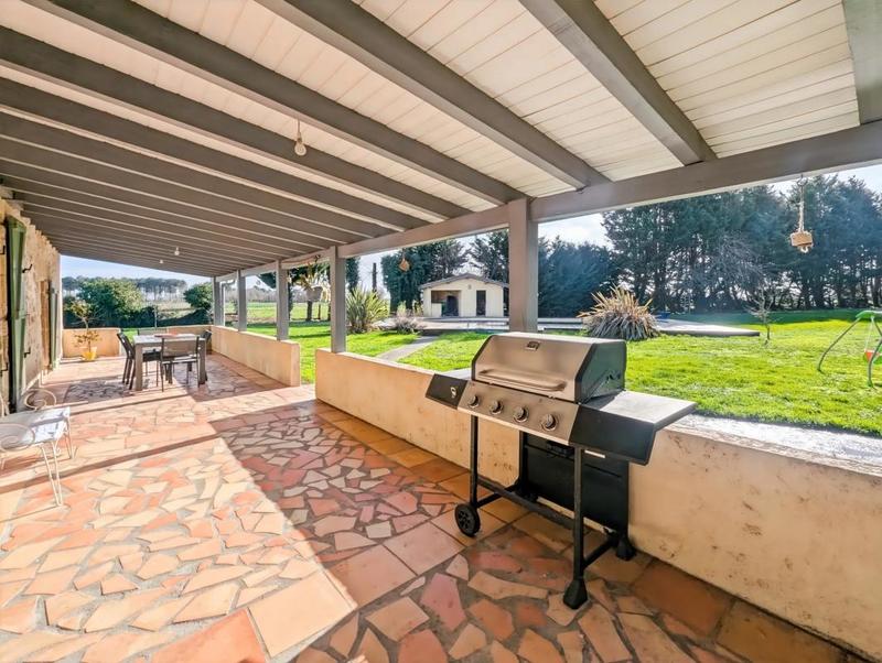 Maison - 252 m² - 7 pièces