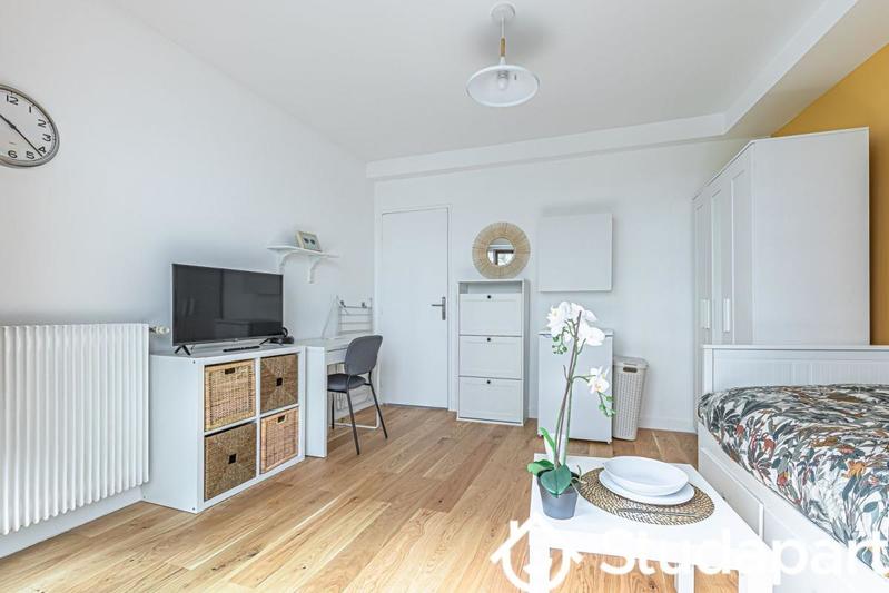 Chambre - 11 m² - 1 pièce