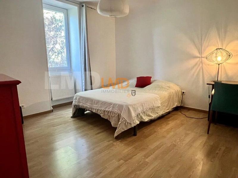 Maison de village - 180 m² - 9 pièces