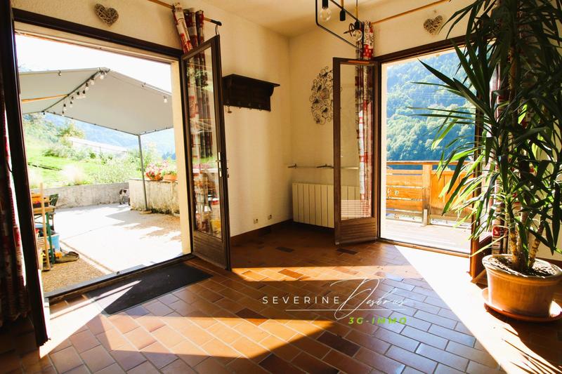 Maison traditionnelle - 140 m² - 8 pièces