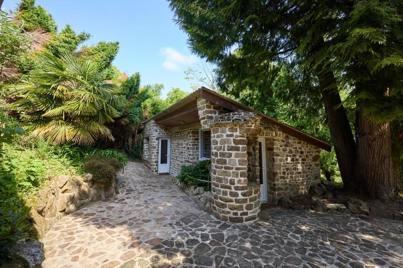 Propriété - 308 m² - 13 pièces