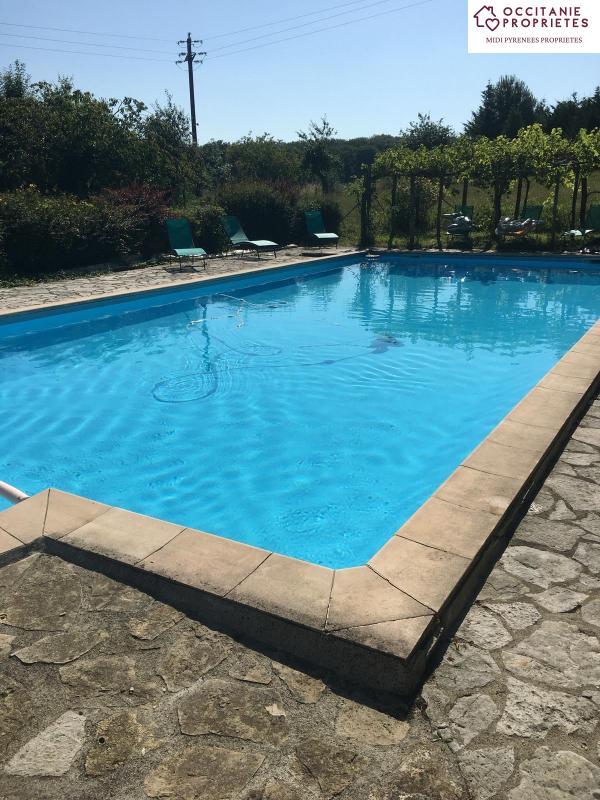 Propriété - 356 m² - 15 pièces