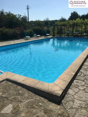 Propriété - 356 m² - 15 pièces