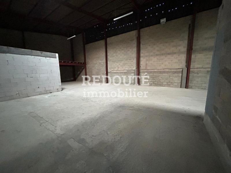 Entrepôt - 1 280 m²