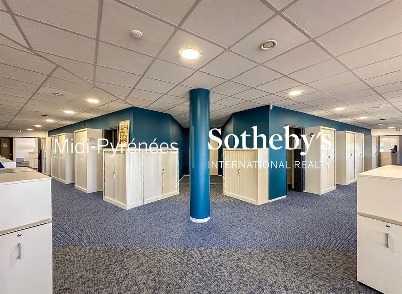 Immeuble - 4 564 m²