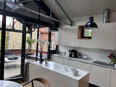 Loft - 138 m² - 6 pièces