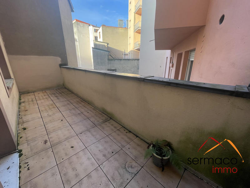 Local commercial - 121 m² - 9 pièces