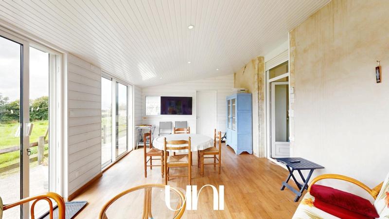 Maison - 330 m² - 10 pièces