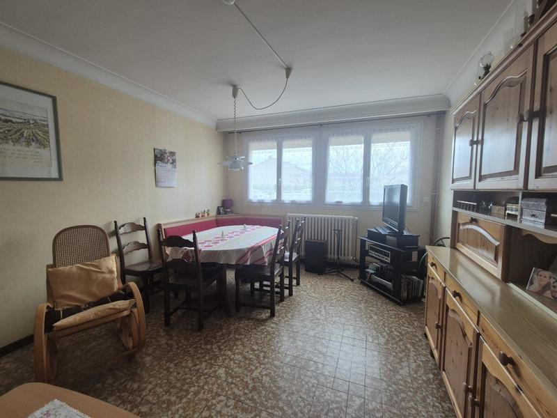 Maison - 99 m² - 5 pièces