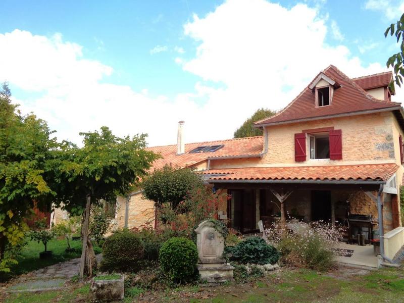 Demeure - 232 m² - 8 pièces