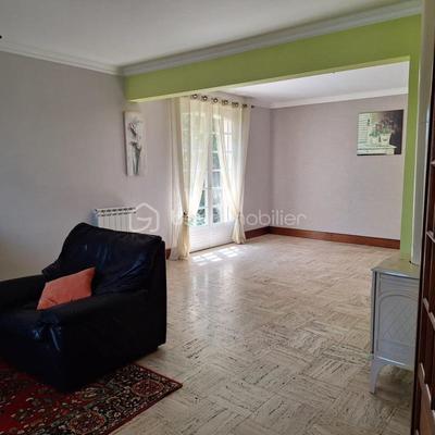 Maison traditionnelle - 96 m² - 4 pièces