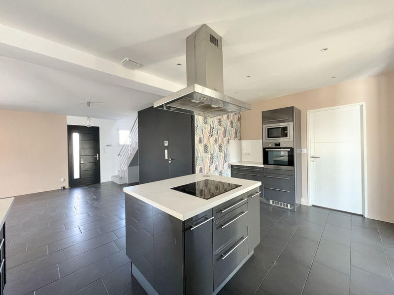 Villa - 213 m² - 8 pièces