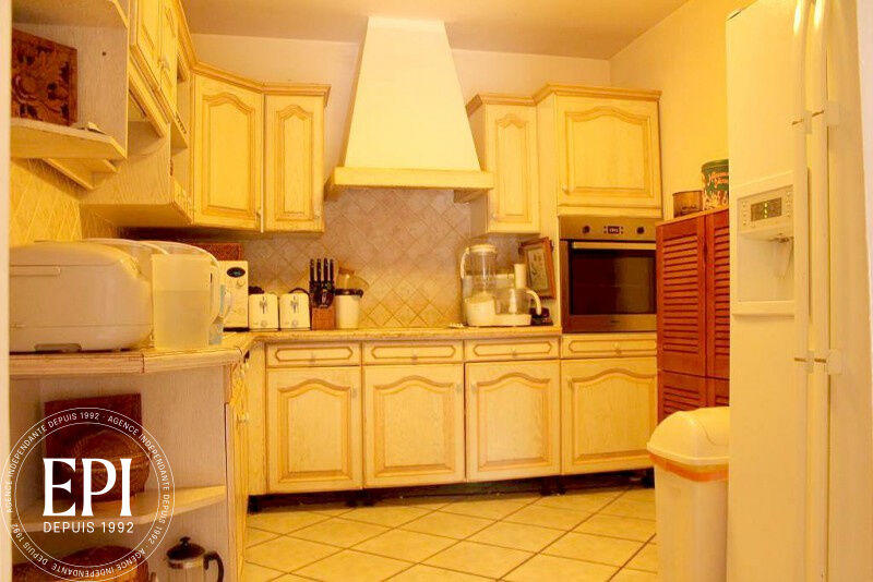 Propriété - 170 m² - 7 pièces