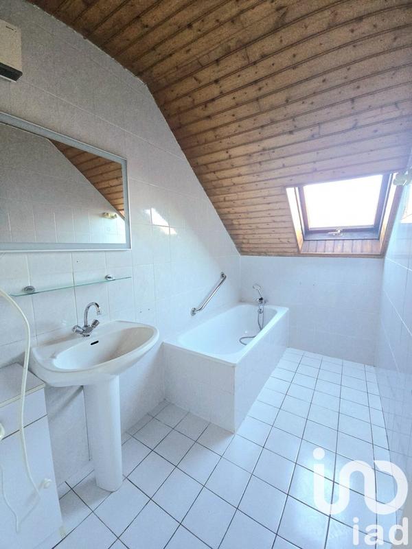 Appartement - 99 m² - 6 pièces