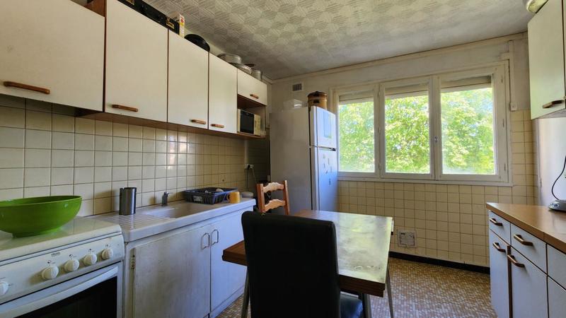 Appartement - 90 m² - 5 pièces