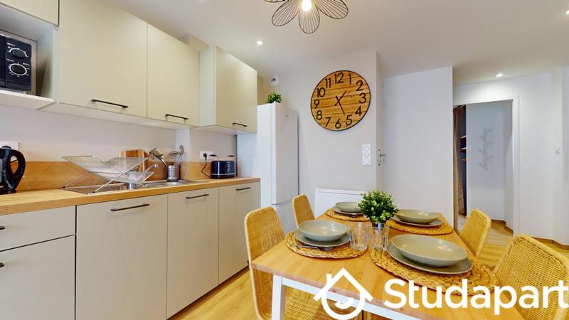 Chambre - 10 m² - 1 pièce