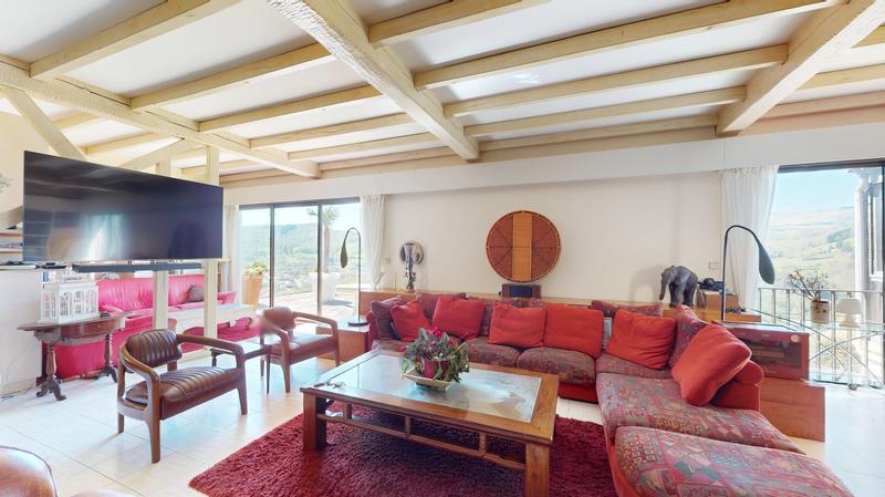 Maison - 600 m² - 12 pièces