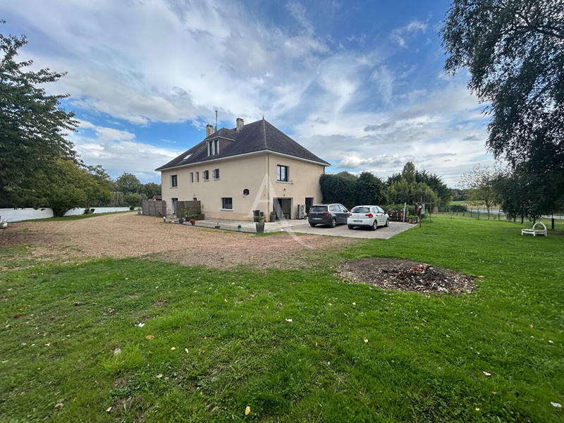 Maison - 339 m² - 11 pièces