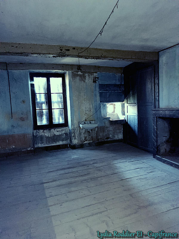 Maison traditionnelle - 240 m² - 7 pièces