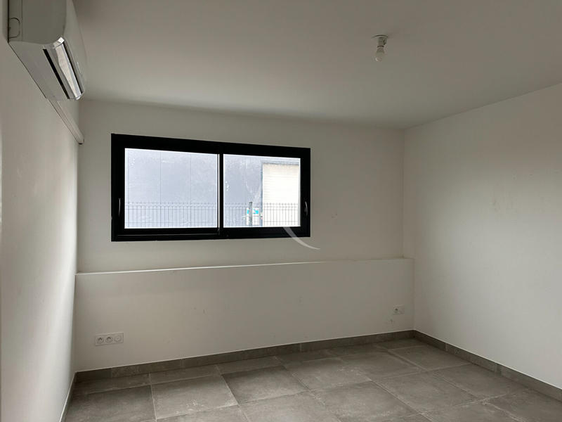 Local d'activité / Entrepôt - 90 m²