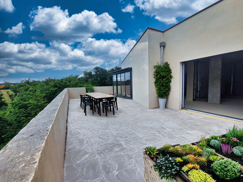 Appartement - 220 m² - 5 pièces