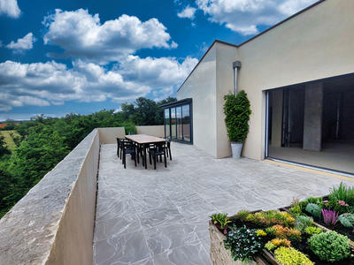 Appartement - 220 m² - 5 pièces