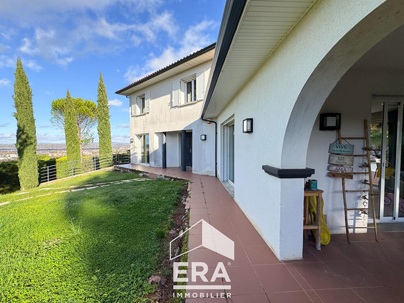 Maison - 196 m² - 5 pièces