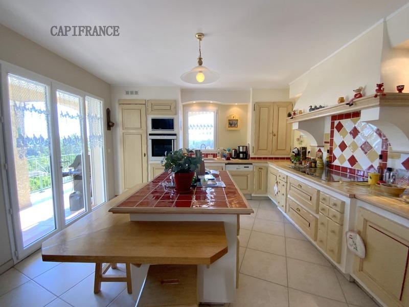 Maison - 192 m² - 7 pièces