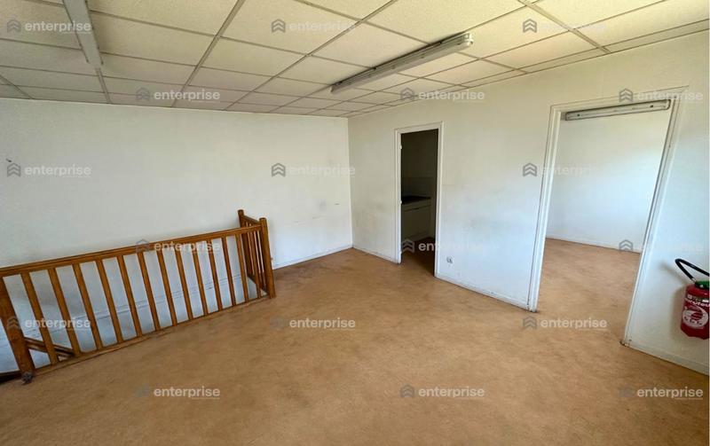 Bureau - 244 m²