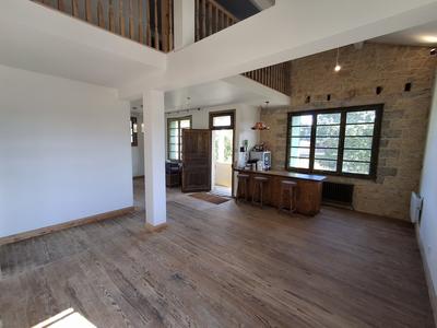 Maison traditionnelle - 160 m² - 6 pièces