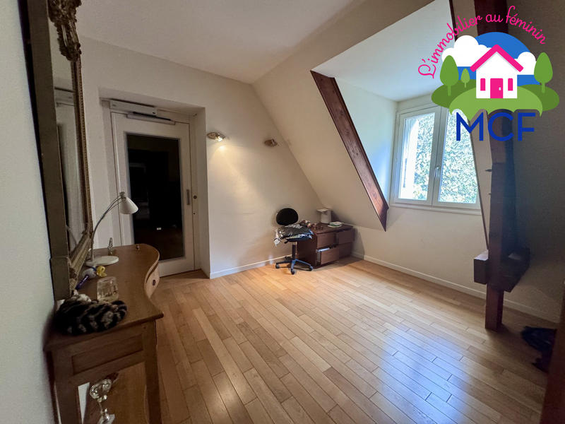 Maison - 168 m² - 6 pièces