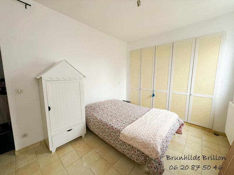 Maison - 225 m² - 9 pièces