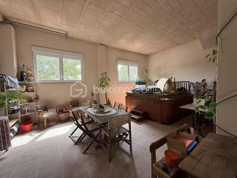 Propriété - 210 m² - 7 pièces