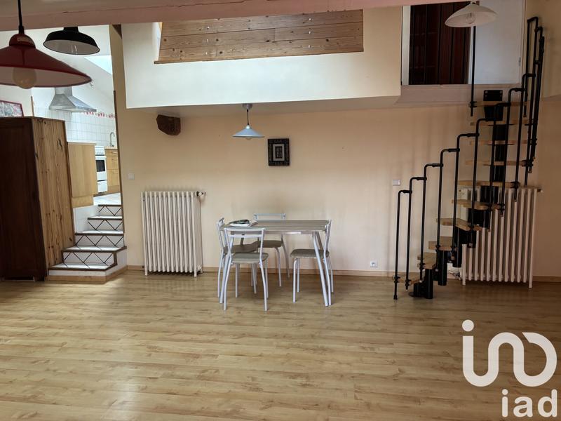 Maison - 220 m² - 6 pièces