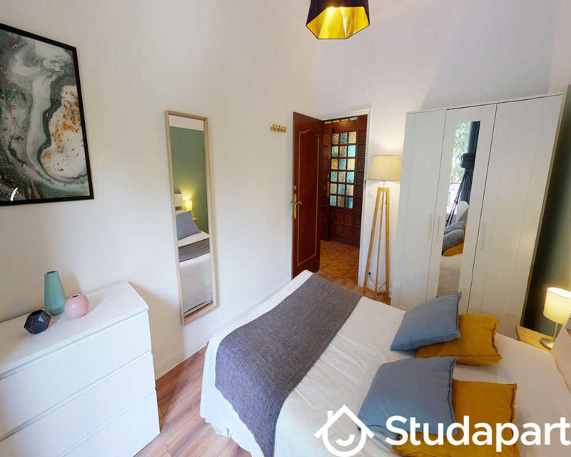 Chambre - 77 m² - 1 pièce