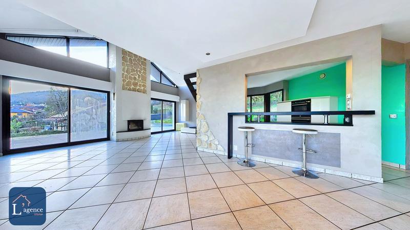 Maison - 174 m² - 6 pièces