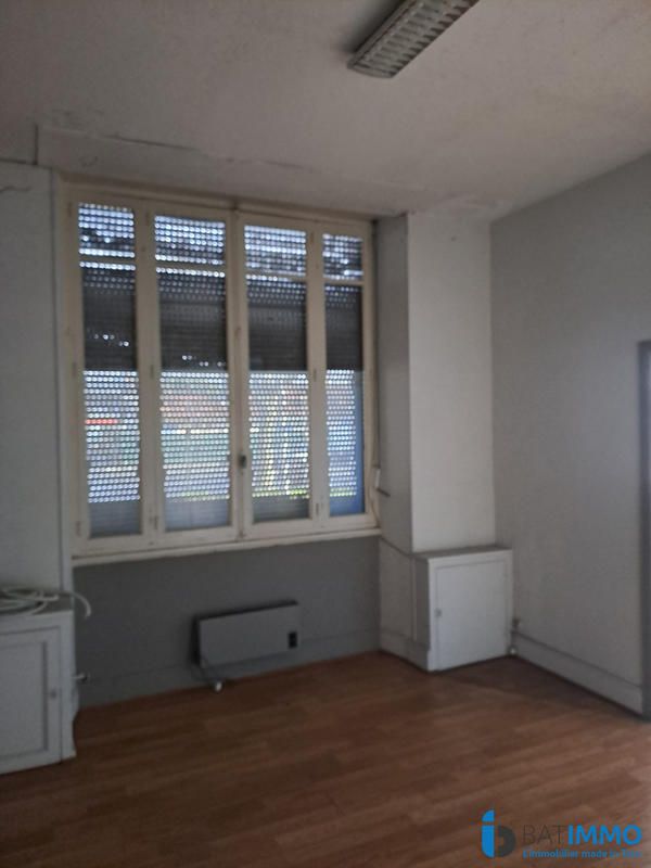 Local d'activités - 1 800 m²