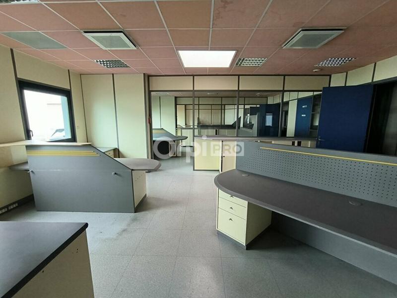 Bureau - 600 m²