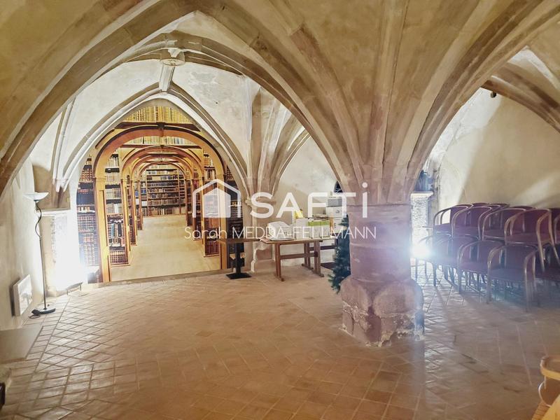 Local commercial - 1 257 m² - 30 pièces